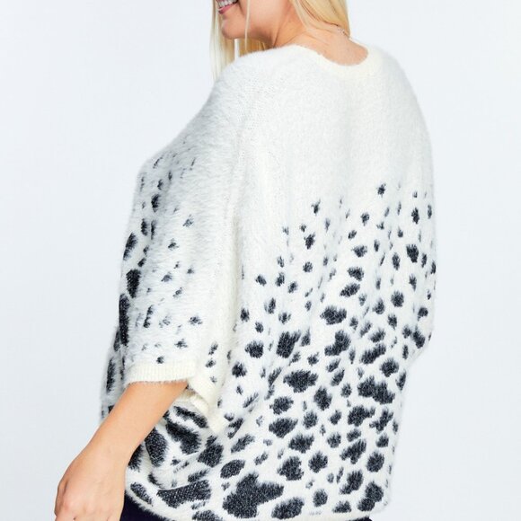 DAVI & DANI Plus Size White Fuzzy Sweater with Black Leopard Print, Oversized - Picture 4 of 5